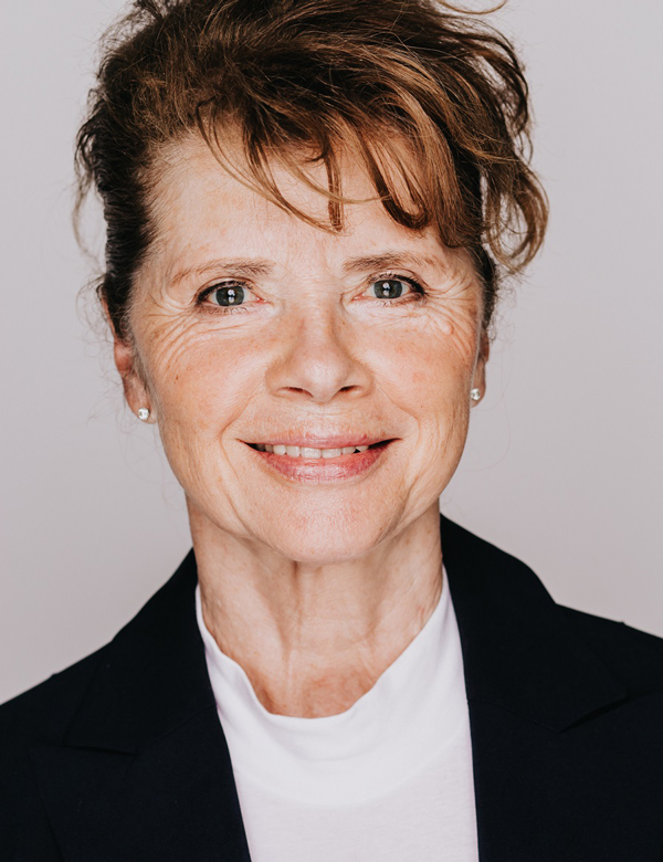 Vrouwelijk model met bruin haar blanka