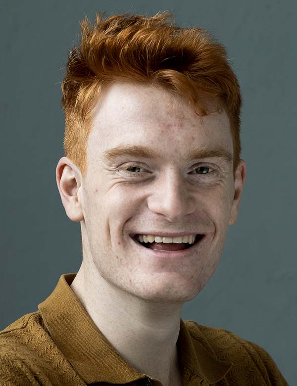 Mannelijk model met rood haar daan