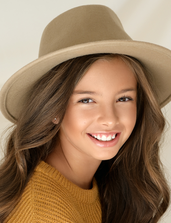 Kindermodel met bruin haar elisa