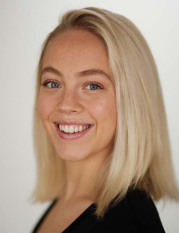 Model Vrouwelijk model met blond haar emma