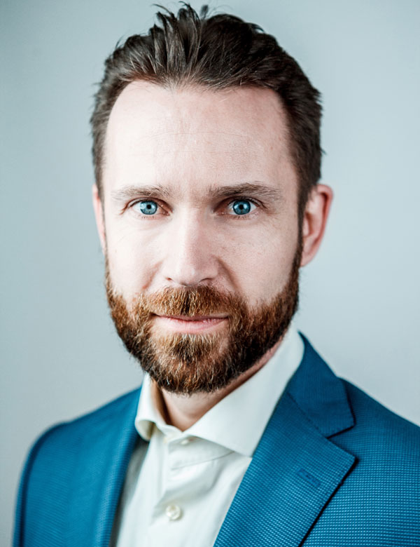Mannelijk model met bruin haar folkert