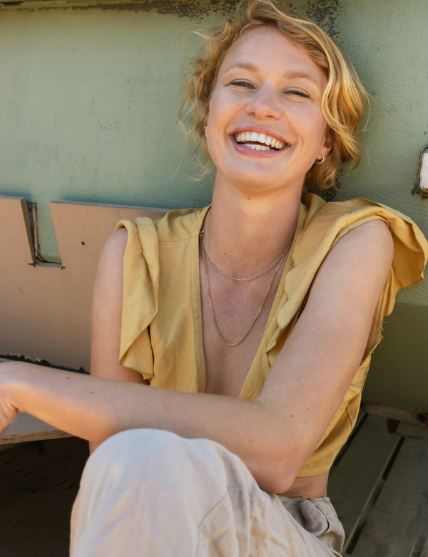 Blond vrouwelijk model Hanna