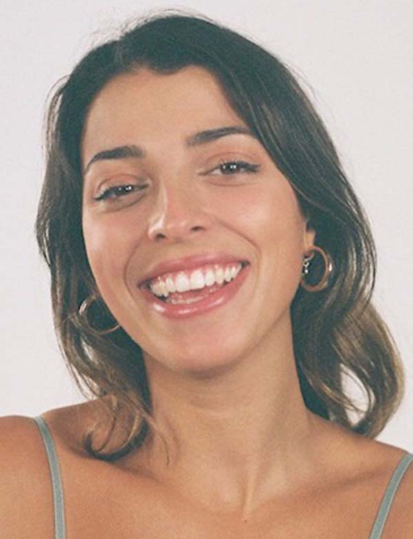 Model Vrouwelijk model met bruin haar imahni