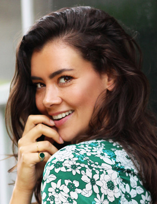 Model Vrouwelijk model met bruin haar isabelle