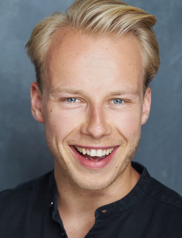 Mannelijk model met blond haar jorgen