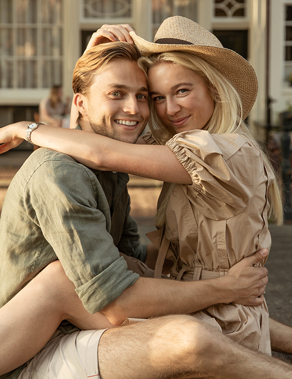 Modellenkoppel julia en robin met blond haar