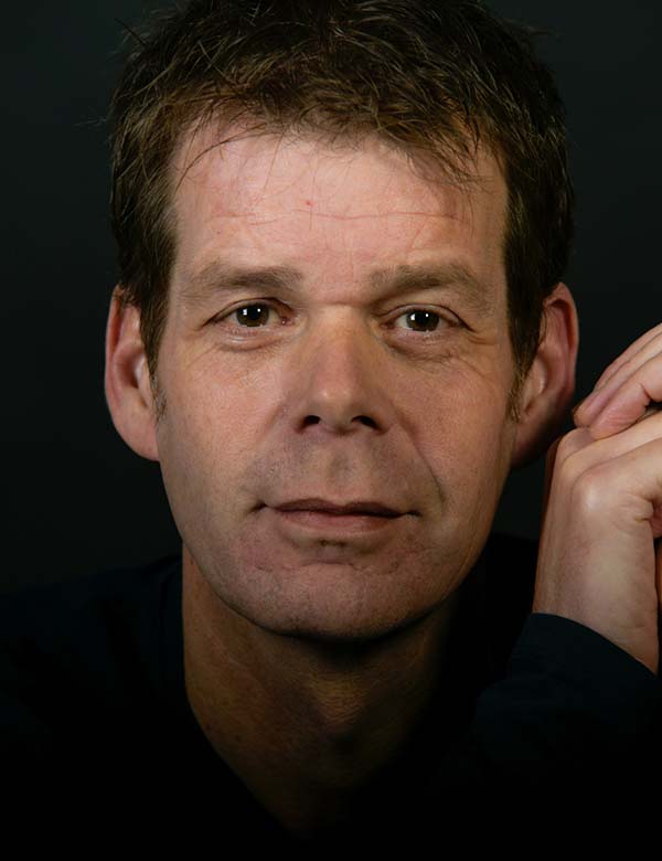 Mannelijk model leander met kort haar