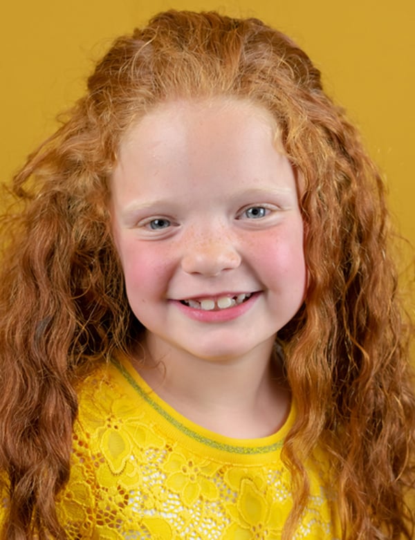 Kindermodel met rood haar lisa