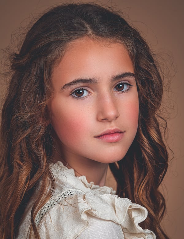 Model Tienermodel met bruin haar liva