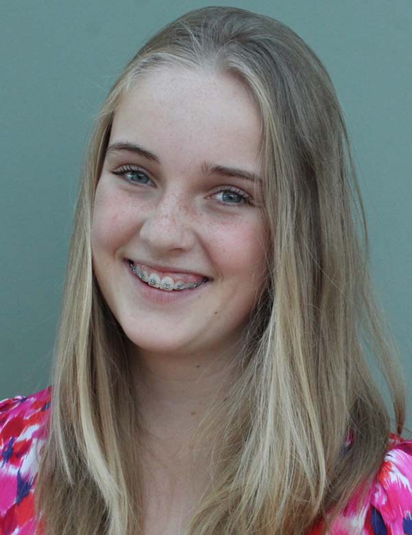Tienermodel met blond haar maura