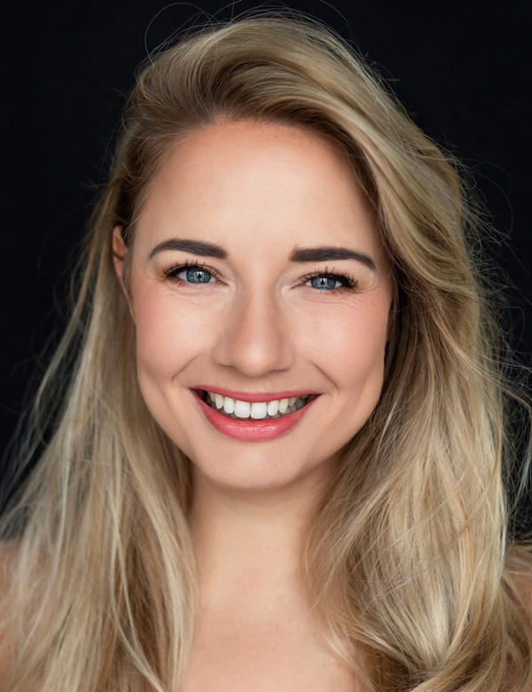 Model Vrouwelijk model met blond haar maya