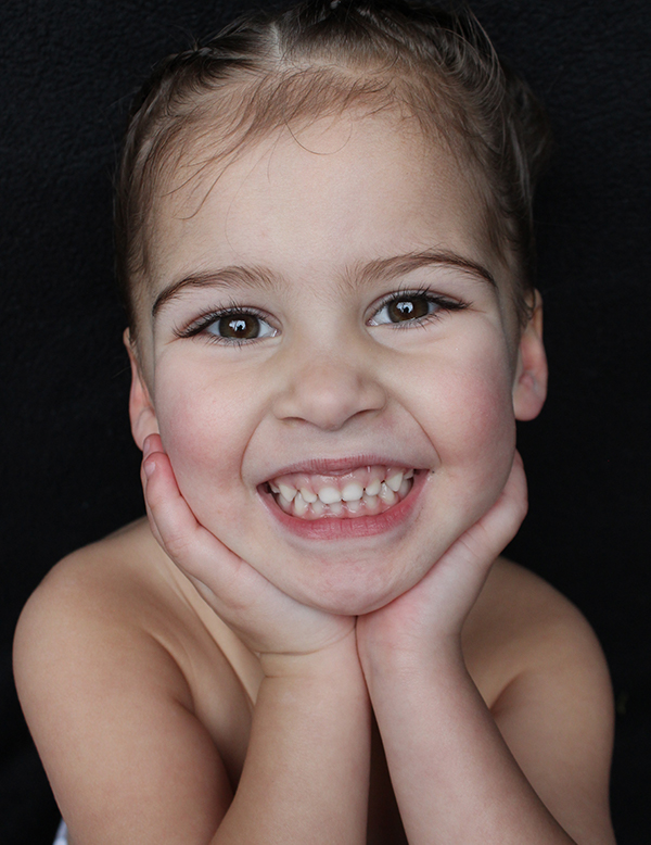 Kindermodel met bruin haar moana