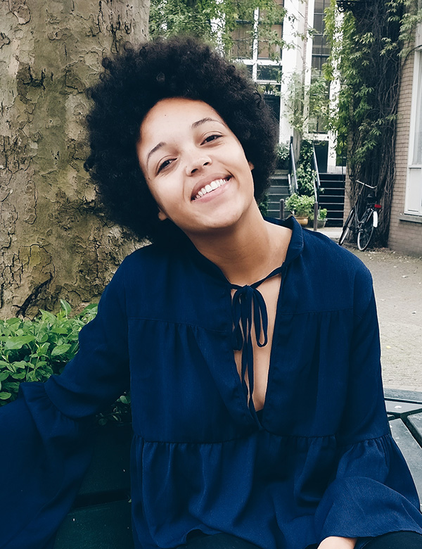 Afromodel roos