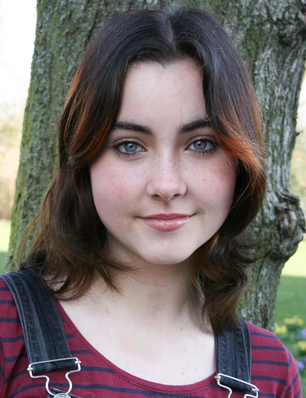 Model met donker haar roosmarijn
