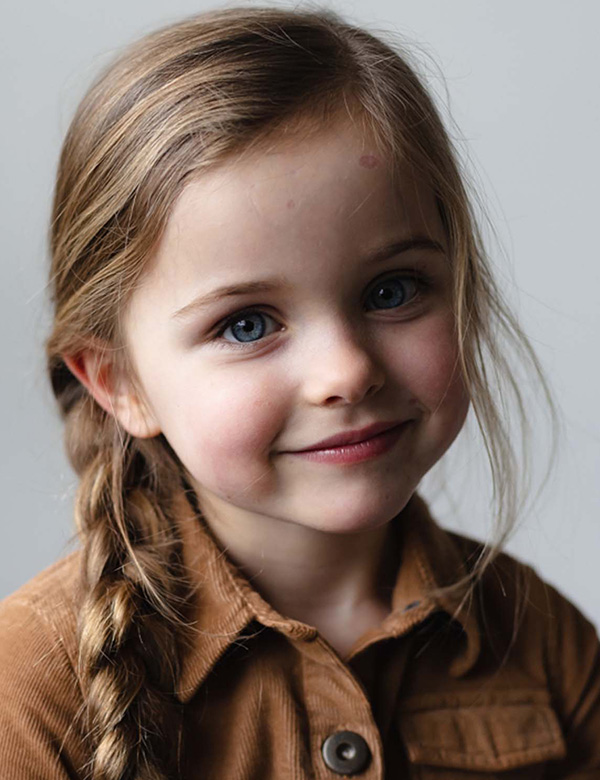 Model Kindermodel met blond haar tirza