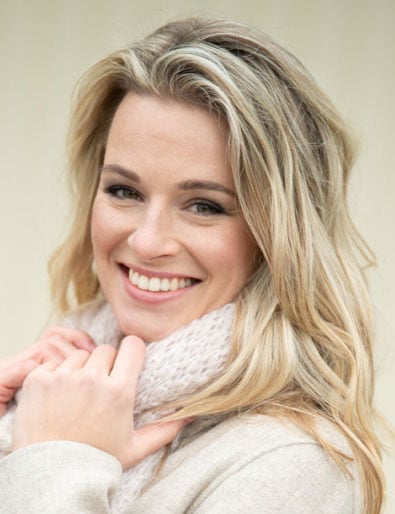 Vrouwelijk model met blond haar wendy
