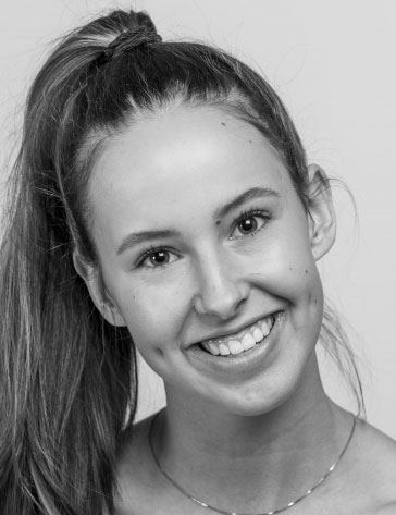 Model Meisjes tienermodel met lichtbruin haar en bruin/groene ogen zinah