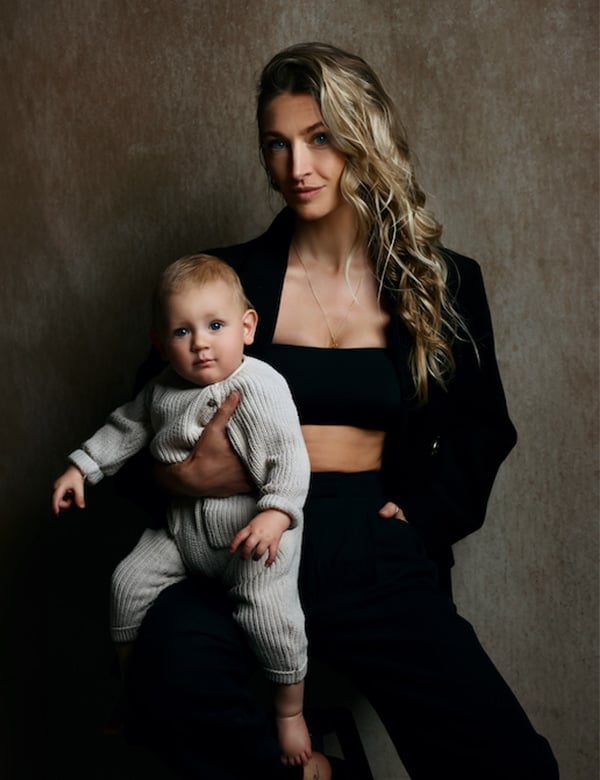 Vrouwelijk model met blond haar Beau
