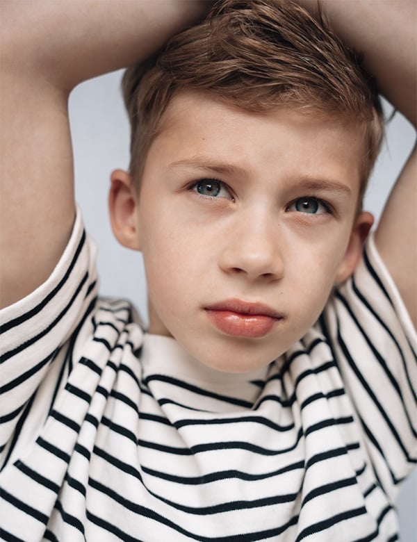 Kindermodel met blond haar Finn