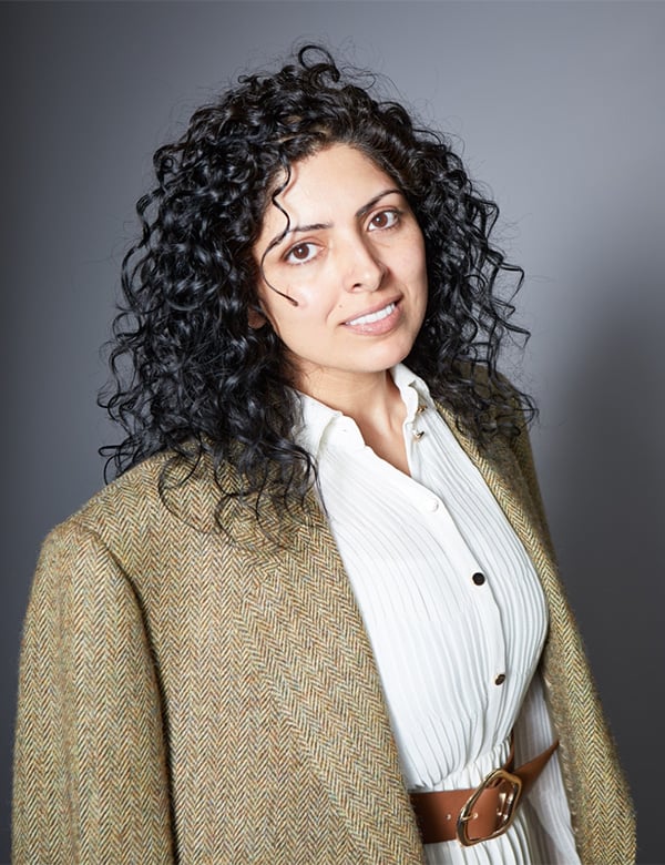 Vrouwelijk model met bruin haar Hasiba
