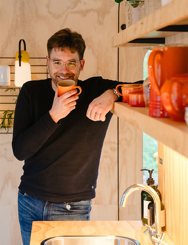 Mannelijk model met bruin haar Jasper