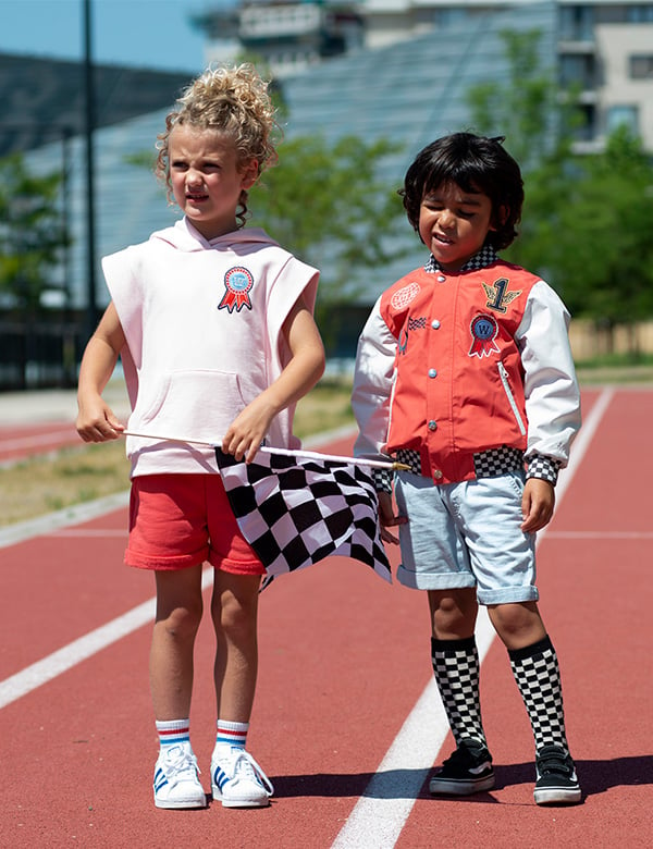 Kindermodel met blond haar Jools