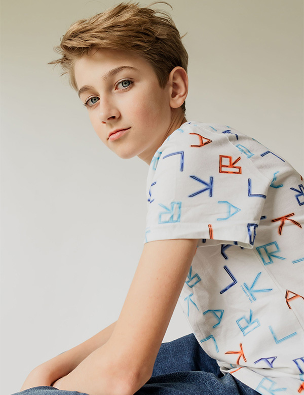 Kindermodel met blond haar Tygo
