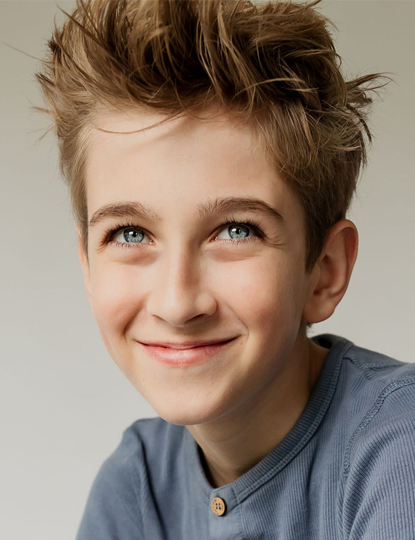 Model Kindermodel met blond haar tygo