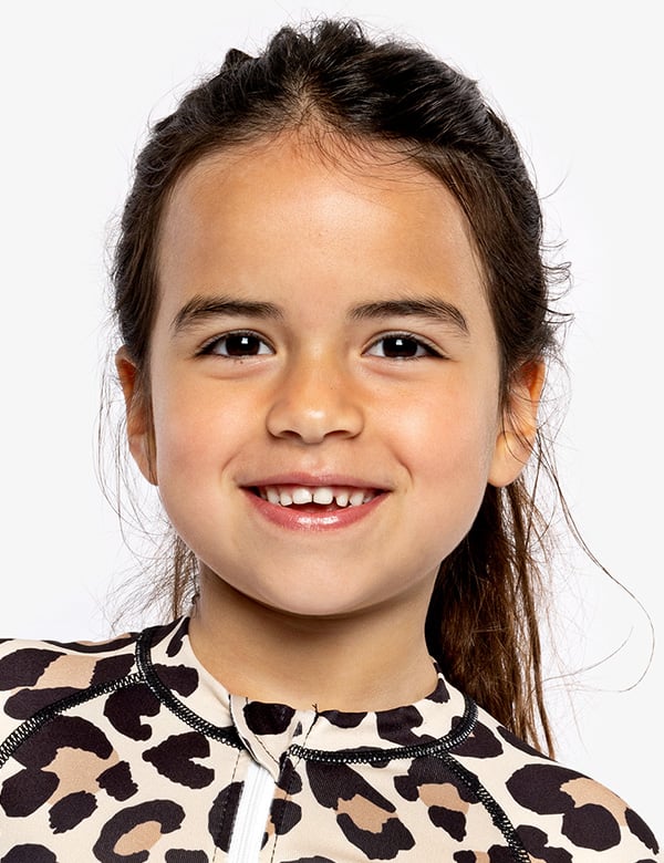 Kindermodel met bruin haar aylin