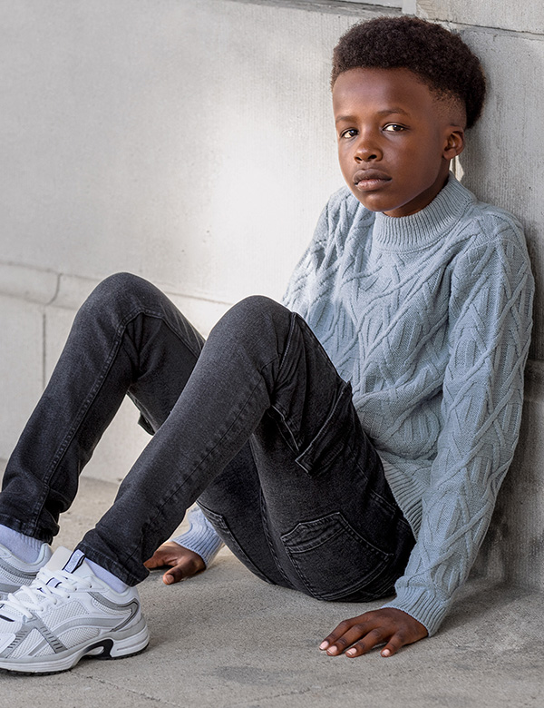 Kindermodel met kort haar Aberi