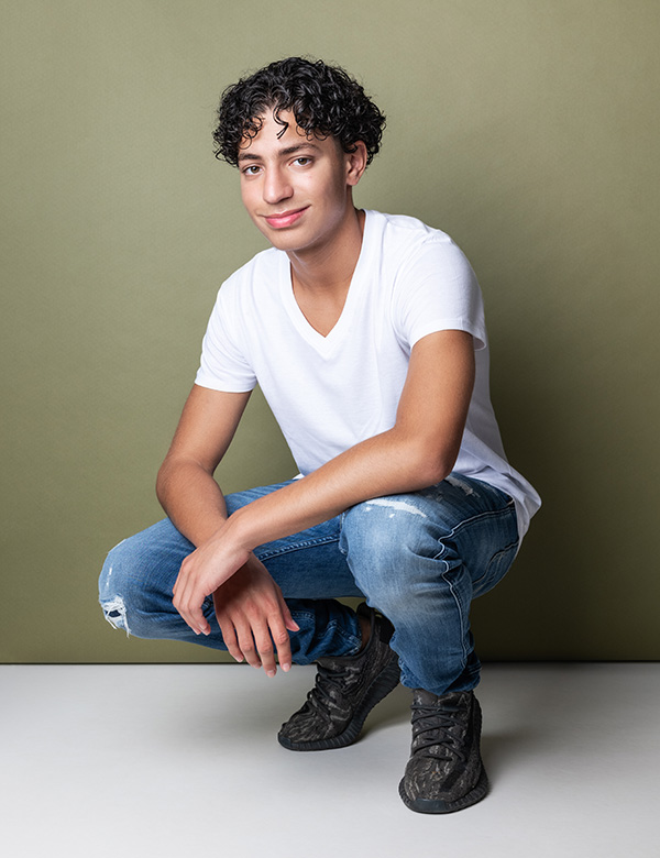 kindermodel met kort krullend haar Adam B.