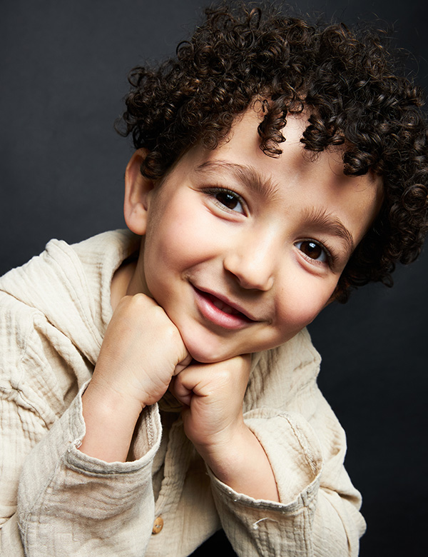 Kindermodel bruin haar Adam K.