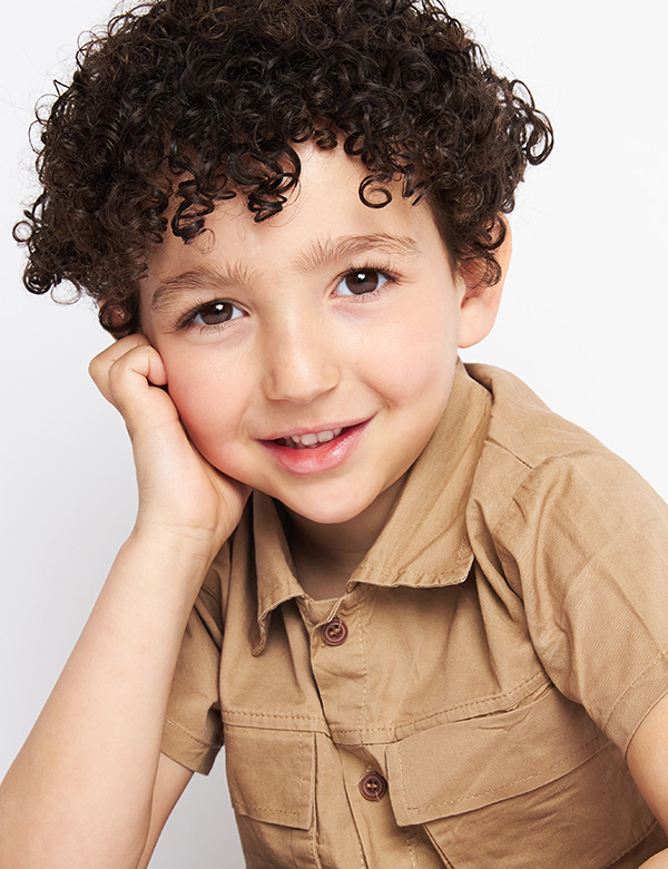 Kindermodel bruin haar Adam K.