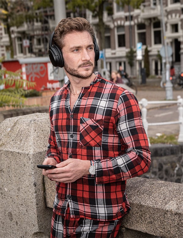 Mannelijk model met lichtbruin haar Adriaan