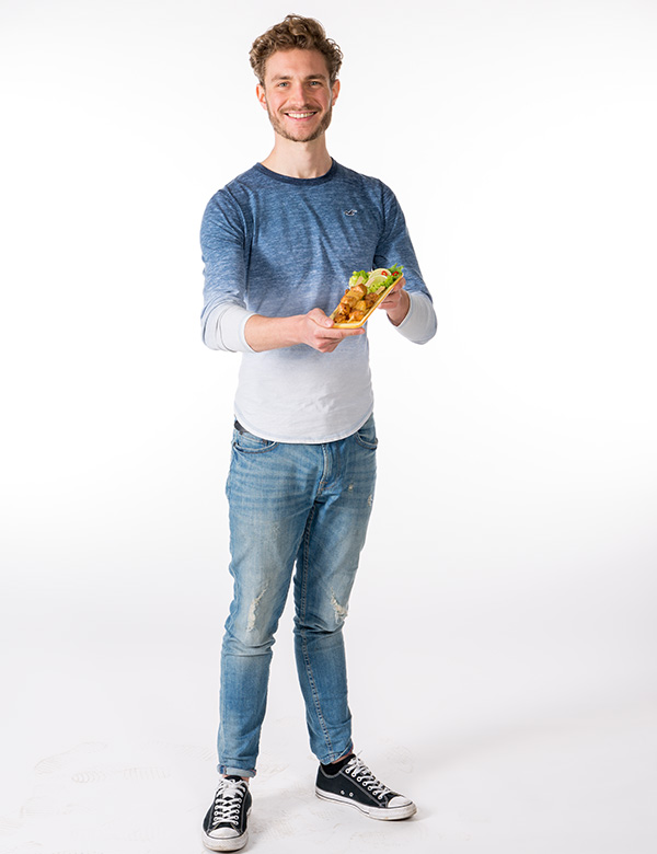 Mannelijk model met blond haar Adriaan