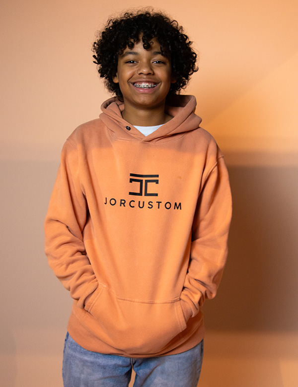 Kindermodel met donker krullend haar Aeden G.
