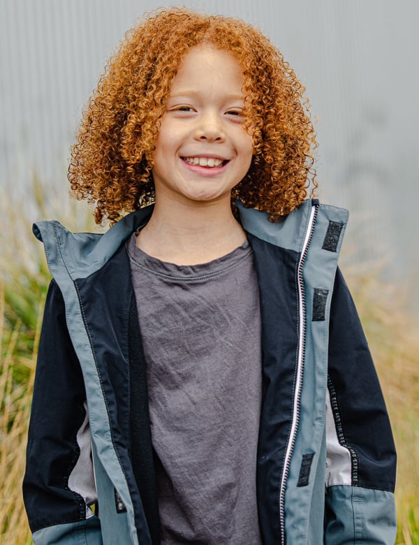 Kindermodel met rood haar Aiden