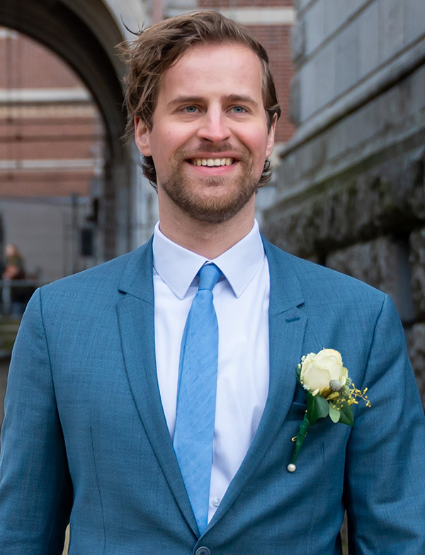 Mannelijk model met blond haar Alexander R.