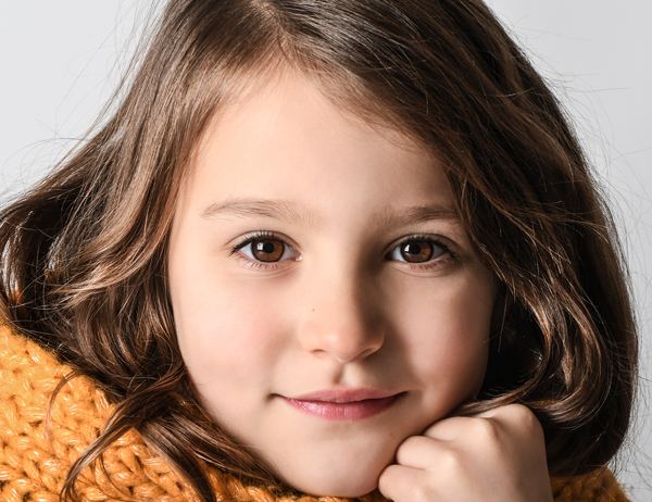 Kindermodel met bruin haar Amelie