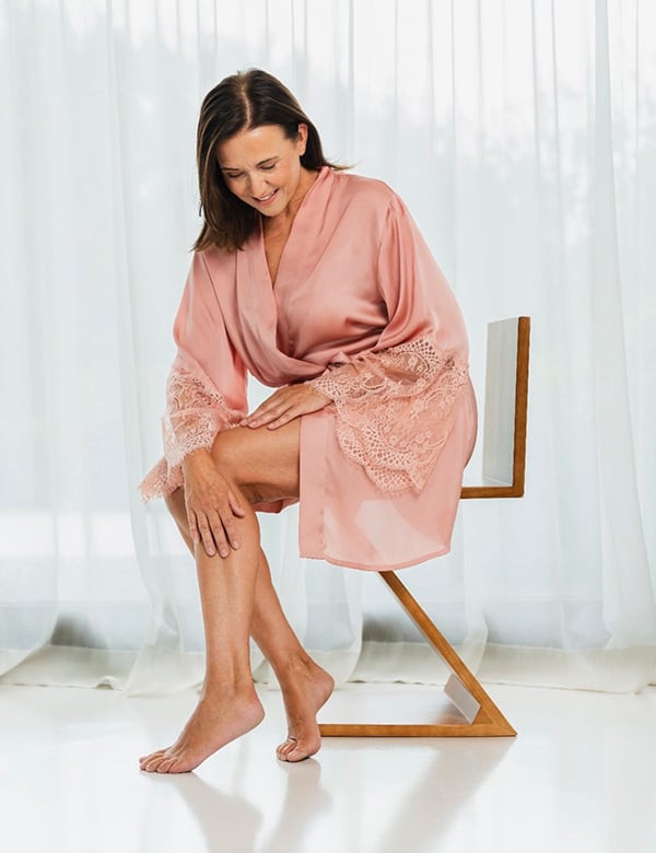 vrouwelijk model met donker haar, Anja S.