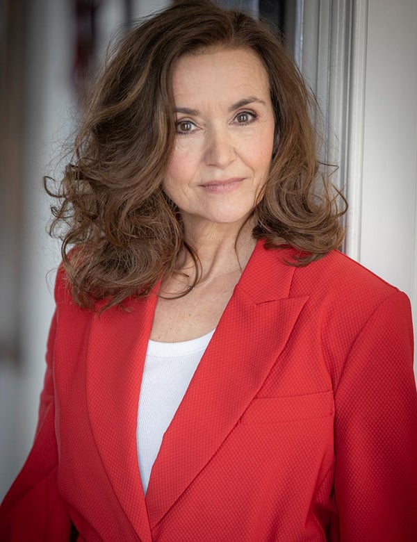 Vrouwelijk model met bruin haar en bruin-groene ogen Anja S.