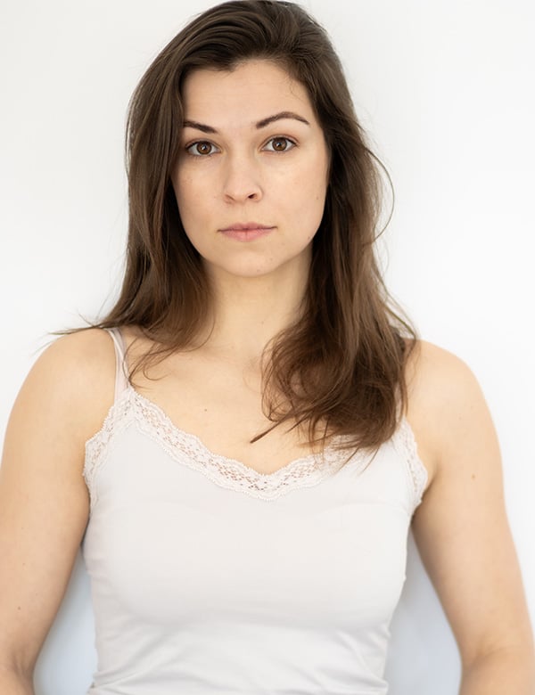 Vrouwelijk model met bruin haar Anna L.