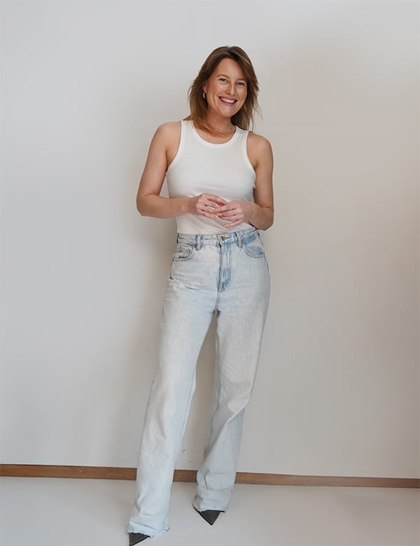 vrouwelijk model met lang donker blond haar Anna W.