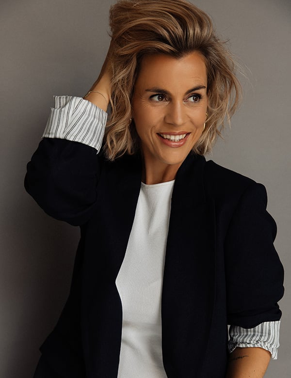 Vrouwelijk model met blond haar