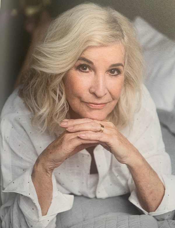 Vrouwelijk model met blond haar Anne