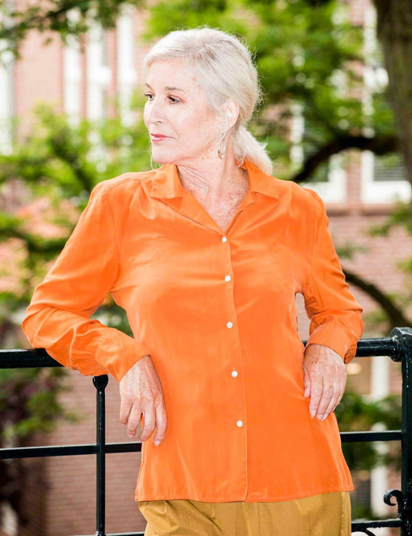 Vrouwelijk model met grijs haar Anne