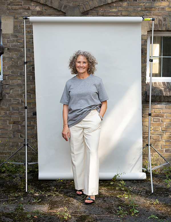 Senior model met krullen Anneke S.