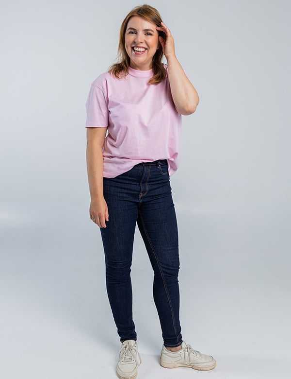 Vrouwelijk model met halflang haar Annelies