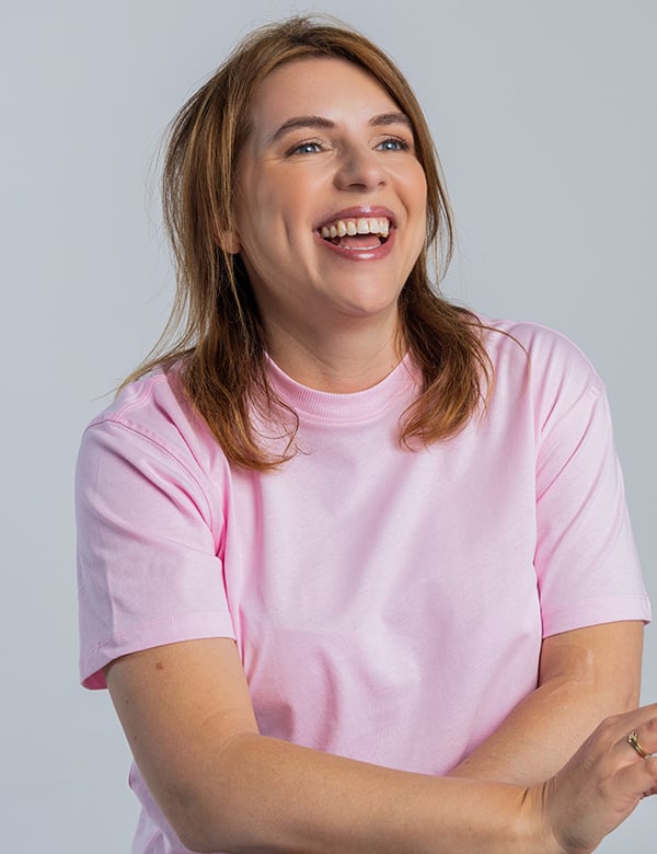Vrouwelijk model met halflang haar Annelies