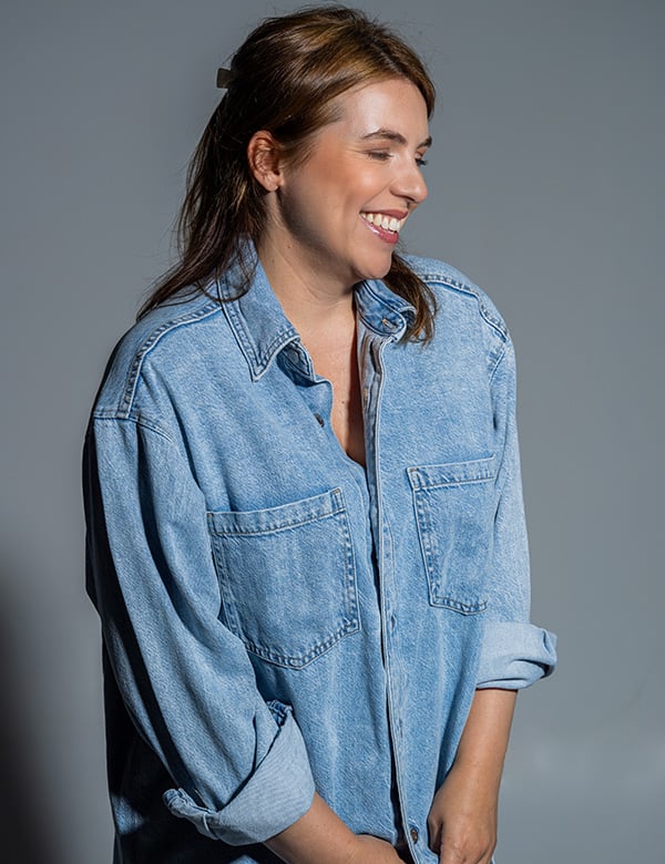 Vrouwelijk model met halflang haar Annelies